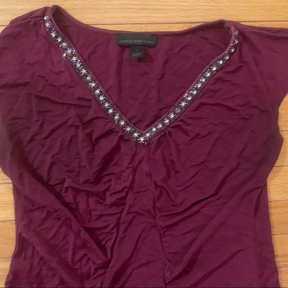 Stunning Express Design Studio burgundy sleeveless jeweled v neck top size large - Picture 3 of 8